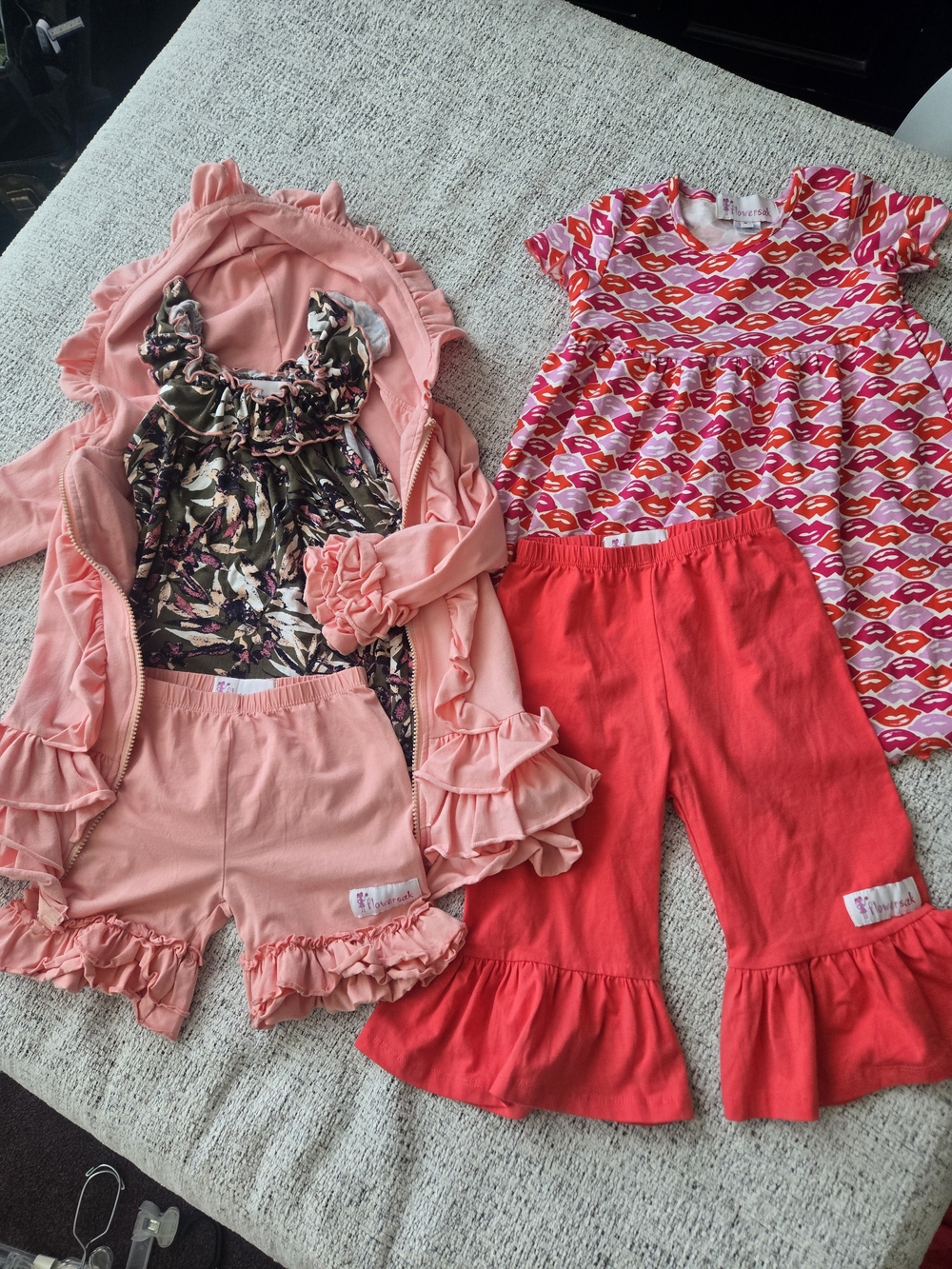 FlowersakGirls Peach Short Set W/ Zipper Front Hoodie.. Red Lips Top & Pants Set